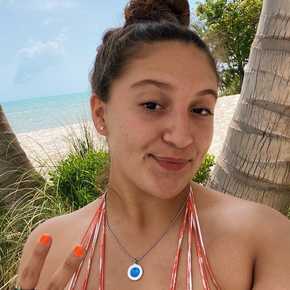 Meet your Posher, Bella - Picture 1 of 1